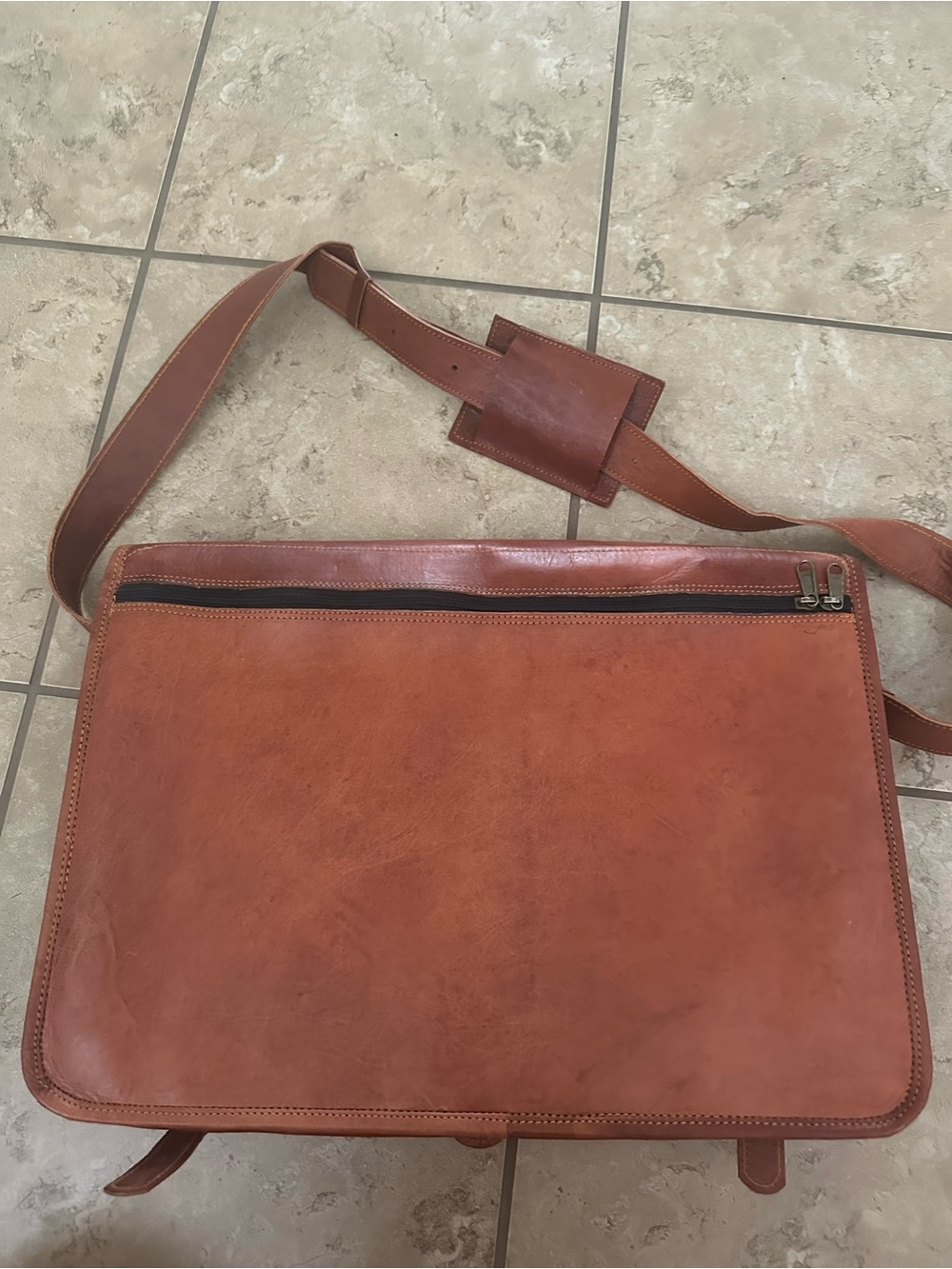 LEATHER MESSENGER BAG - Picture 3 of 7